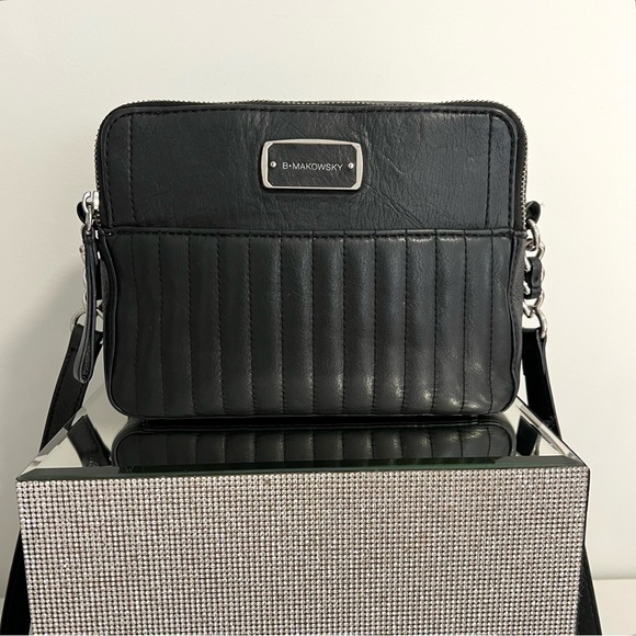 B.Makowsky Woman’s Leather Crossbody Bag - Picture 2 of 10